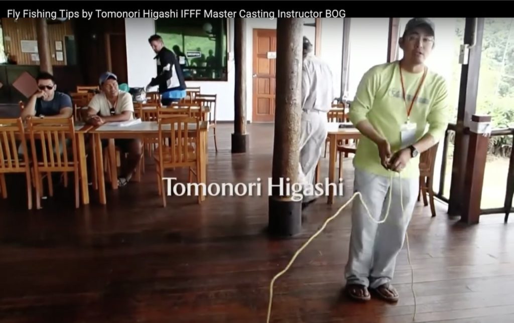 Tomonori-Higashi-Demonstration-en-interieur-avec-une-canne-Fly-O